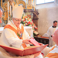 Bischof Rudolf in der Pfarrei Paring